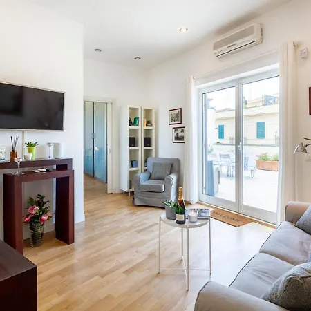 Living By Vatican With Panoramic Terraces In Ρώμη